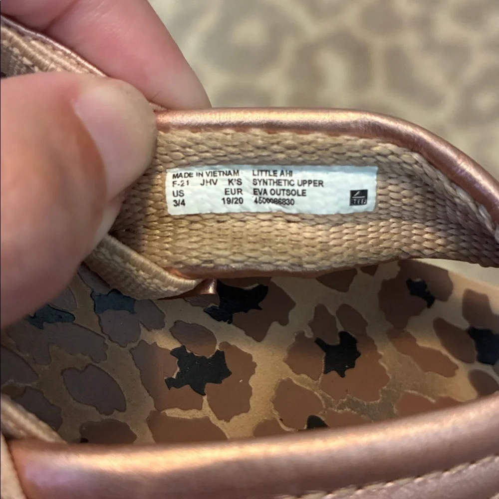 Reef Little Kids Ahi Cheetah Flip Flops sz 3/4